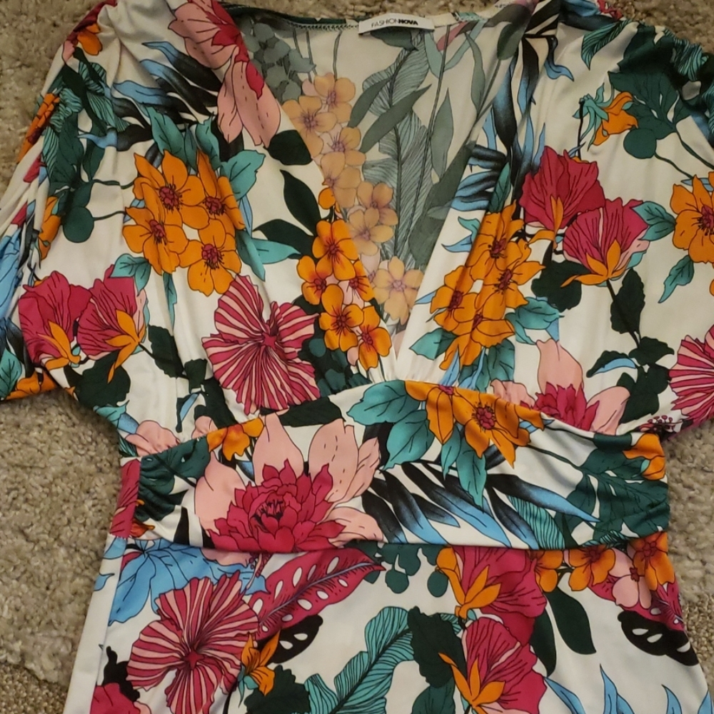 Clothes - Picture 4 of 4